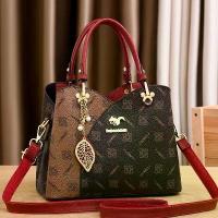 ราคา กระเป๋าสะพายข้างผู้หญิงดีไซน์ทันสมัย ใช้งานได้หลากหลาย leather bag กระเป๋า pvc บว กล่อง สีชมพู gentlewoman ballerina กระเป๋าสานกระจูด10 10นิ้ว สีดํา (1734590720316638464)