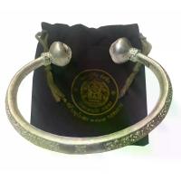ราคา สร้อยข้อมือบาง พระกาฬยศรีกำไลหลวงปู่ทิม รุ่นสร้างอุโบสถ กรรมการ หลวงปู่ทิม อิสริโก วัดละหารไร่ จ.ระยอง ปี2517 กำไล เนื้อ สำริต รมดำ เงินผสม (1734812743431848979)