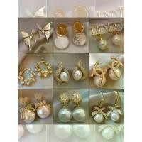 ราคา ต่างหู Pearl Sensation เครื่องประดับแฟชั่นสำหรับผู้หญิง ดีไซน์หรูหราสำหรับวัยรุ่น ห่วงต่างหู สต็อกใหม่พร้อมหลากหลายสี (1735088846752351896)