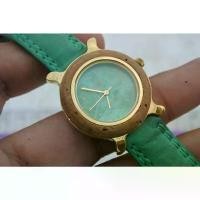 ราคา นาฬิกา Vintage มือสองญี่ปุ่น NICE SWISS MADE ระบบ QUARTZ ผู้หญิง ทรงกลม กรอบทำด้วยไม้ หน้าหิน หน้าปัด 33มม (1734930813699654753)