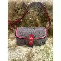 ราคา ลดราคา กระเป๋าผ้าคล้องไหล่ สีน้ำตาลปนเทา ใบเล็ก งานแบรนด์แท้ Dooney Bourke (1735399084991743111)