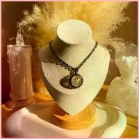 ราคา สร้อย + จี้ พญาครุฑ วัดครุฑธาราม ยกดวง เสริมอำนาจ วาสนา บารมี กันสิ่งไม่ดีต่างๆ จี้พญาครุฑ มั่งมีศรีสุข โชคลาภ เงินทอง คําแนะนําผลิตภัณฑ์ใหม่ของเดือนนี้ (1735140421428544988)