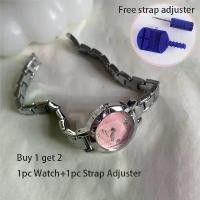 ราคา นาฬิกาหน้าปัดเล็กสำหรับผู้หญิง, แฟชั่นและหรูหรา, สำหรับผู้หญิง, สแตนเลส, การเคลื่อนไหวควอทซ์, นาฬิกาข้อมือ, ปรับขนาดได้ฟรี, ชุด 2 ชิ้น สร้อย ข้อมือ คู่ รัก แฮนด์เมด ใส่ รูป สาย มู 3 กษัตริย์ (17350598