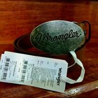 ราคา เข็มขัด Wrangler สายหนังแท้ราคาป้าย 1,490 บาทขนาดหัวเข็มขัด 5.5 × 8 เซ็นติเมตรค่ะ สายกว้าง 1.5 นิ้วสินค้าใหม่มือ 1 ไม่ผ่านการไช้งานWrangler เข็มขัดหนังแท้ รุ่น WR F324MBELN44 สีน (1734843763574342952)