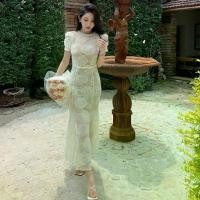 ราคา เดรสผู้หญิงใหม่ปี 2026 คอวีลูกไม้สีขาวนวล แขนสั้น กระโปรงยาวทรงหางปลา สีดำมาใหม่ ชุด ออกงาน ผู้หญิง ทํางาน ขุด เดรส ร้าน เสื้อ ผ้า งาน ป้าย เช่า สี ชมพู ออก เที่ยว ปี ใหม่ แฟชั่น (1735369131263493869)