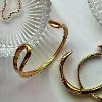 ราคา Lilylarue Lisse Bracelet กำไลสแตนเลสชุบทอง18k ปรับขนาดได้ (1735257269680310224)