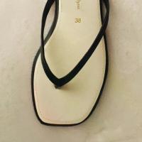 ราคา [แนะนำเผื่อ 2 ไซส์] Flynn - The City Sandals รองเท้าแตะหนัง เบาที่สุด ลดการดีด นิ่ม สบาย (1735172058032604642)