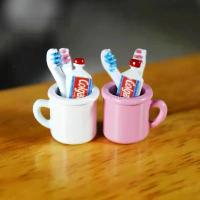 ราคา ชุดของเล่นขนาดจิ๋ว 1/12 สำหรับบ้านตุ๊กตา ประกอบด้วยถ้วยยาสีฟัน แปรงสีฟัน สำหรับตุ๊กตา ob11 blyth bjd pullip และเฟอร์นิเจอร์ตกแต่งบ้านตุ๊กตา (1734807723623875915)