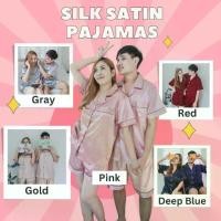 ราคา พร้อมส่ง ชุดนอนผู้ชาย ผู้หญิง ผ้าซาติน ชุดคู่ แขนสั้นขาสั้น สีพื้น Satin Pajamas (1734747635636405426)