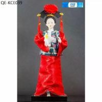 ราคา ตุ๊กตาสาวจีนสวมชุดโบราณ สูง12นิ้ว(30cm.)ถือผ้าเช็ดหน้า ของสะสม Chinese Traditional Doll Handcraft Handmade Ancient China (1735315808445629511)