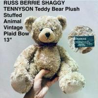 ราคา ตุ๊กตา หมี เทดดี้ ขนนุ่ม ขนสวย RUSS BERRIE SHAGGY TENNYSON Teddy Bear Plush Stuffed Animal Vintage Plaid Bow 13" (1735387721146139853)