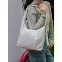 ราคา COVE AllDay Hobo Bag : Clay Edition กระเป๋าสะพาย กระเป๋าใส่ไอแพด / IPad 11 นิ้ว กระเป๋าใบเล็ก ทรง Hobo ผ้าไนล่อน (1735442056837367696)