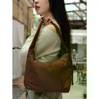 ราคา COVE AllDay Hobo Bag กระเป๋าสะพาย กระเป๋าใส่ไอแพด / IPad 11 นิ้ว กระเป๋าใบเล็ก ทรง Hobo ผ้าไนล่อน (1735441955339994851)