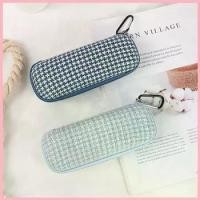 ราคา กล่องแว่นตาสำหรับผู้ชายและผู้หญิงลายสก๊อต niche anti-fall zipper hook แว่นตา anti-pressure แบบพกพา ยึดรูปแบบเดียวกัน (1735503231360075371)