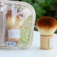 ราคา แปรงแต่งหน้าValkyries Kabuki Brush V31 แปรงคาบูกิ วาลคิรี่ แปรงแต่งหน้าด้ามไม้สั้นจับพอดีมือ ขนฟู นุ่ม (1735472086758360604)