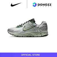 ราคา NIKE รุ่นใหม่ปี 2026 รองเท้าผู้ชาย NIKE ZOOM VOMERO 5 ลำลอง IM3372-030 (1735477562506381277)
