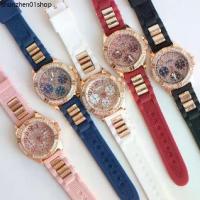 ราคา นาฬิกาข้อมือ แฟชั่นผู้หญิง Geneva สไตล์เกรซ ขอบเพชร พร้อมส่งจากไทย รับประกัน7วัน สายซิลิโคนนิ่ม (1734778723606234243)