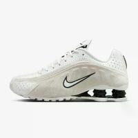 ราคา NIKE รุ่นใหม่ปี 2026 รองเท้าผู้หญิง W NIKE SHOX R4 แบบลำลอง รหัส HQ7739-100 (1735471634381899741)