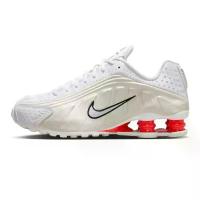 ราคา NIKE รุ่นใหม่ปี 2026 รองเท้าผู้หญิง NIKE SHOX R4 ลำลอง AR3565-103 (1735477569856636893)