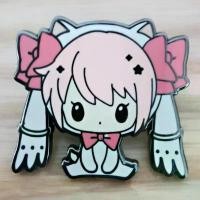 ราคา ฮอต! เข็มกลัดเซรามิก Puella Magi Madoka Magica ของสาวอนิเมะ Mahou Shoujo แบบเข็มกลัด/เหรียญ/เข็มกลัด เครื่องประดับ (1735442489380996452)
