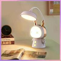 ราคา โคมไฟตั้งโต๊ะสำหรับอ่านหนังสือ ปรับได้ โคมไฟตั้งโต๊ะ LED ชาร์จไฟใหม่ได้ แสงสีแดงปกป้องสายตา เหมาะสำหรับโต๊ะอ่านหนังสือ โคมไฟตั้งโต๊ะสำหรับเรียน (1734030635282367631)