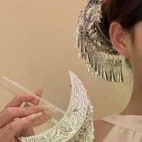 ราคา ปิ่นปักผมพู่รูปพระจันทร์สำหรับผู้หญิง เครื่องประดับผมฮั่นฝู ปิ่นปักผมข้างปี 2025 รัดเกล้า ยอด ปิ่น ปัก ผม กิ๊บติดผม เกาหลี กิ๊ฟช็อป (1733351961164874966)