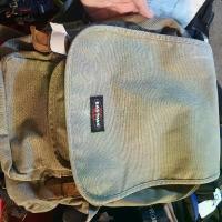 ราคา EASTPAK กระเป๋าแบรนด์มือสองสภาพดี เป้ กระเป๋าถือ สีน้ำตาล (1733585244925625361)
