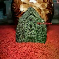 ราคา พระนารายณ์ทรงปืน เนื้อชิน เ งิ น กรุวัดพระศรีรัตนมหาธาตุ ลพบุรี จัดสร้างราวปีพ.ศ.1500 -1800The image depicts Phra Narai holding a gun, made of lead alloy and silver, from the Wat (1735436907030349709)