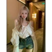 ราคา เสื้อครอปแขนยาวเปิดไหล่ ทรงสลิม ฝรั่งเศส ชิคๆ (1729764050789763936)