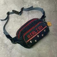 ราคา AEIOU No.383 กระเป๋ายีนส์ Girlish คาดเอว ปักดอกไม้ (กว้าง9.5นิ้ว สูง6.5นิ้ว) (1735126531474294720)