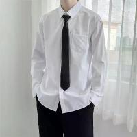ราคา เสื้อเชิ้ตแขนยาว สีขาว สำหรับผู้ชาย แบรนด์ญี่ปุ่นและอินเทรนด์ สตรีทแฟชั่น ทรงหลวม สีพื้น มีเนคไท เหมาะสำหรับคู่รัก ชุดเครื่องแบบ DKสลิมฟิต tokyo shirt ชุดขาวผู้ช่วยผู้ใหญ่บ้าน bo (1733759951701116927)