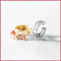ราคา [ส่งด่วนฟรี]SWAN - Baguette Stone Ear Cuff ต่างหูหนีบเงินแท้ คล้องหู ฝังเพชรคิวบิกเซอร์โคเนีย ยึดรูปแบบเดียวกัน (1735379879489078913)