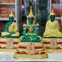 ราคา พระแก้วมรกต หน้าตัก 9 นิ้ว เนื้อเรซิ่นเกรด A ปิดทองเค มีครบ 3 ฤดู ร้อน ฝน หนาว งานละเอียด สวยเงางามคงทน (1734693385205548342)