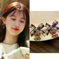 ราคา ต่างหู Yu Shuxin 2026: เครื่องประดับหูรูปโบว์ลายตารางหมี Melard, ต่างหูแบบติดหู, ต่างหูแบบห้อย, คลิปหนีบหู, ใหม่สำหรับฤดูใบไม้ร่วงและฤดูหนาว (1734679577976669819)
