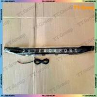 ราคา คิ้วฝากระโปรงท้าย Mitsubishi Pajero Sport 2015 รุ่นมีไฟ สีดำเงา (LA)** (1731430743760602463)