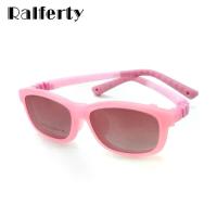 ราคา (ร้อนแรง) Ralferty แว่นกันแดดเด็ก 2 ใน 1 แบบคลิปติด เลนส์โพลาไรซ์ สำหรับเด็ก ไม่มีค่าสายตา (0 diopter) เหมาะสำหรับผู้มีสายตาสั้น กรอบแว่นพร้อมโซ่แว่น (1735348967836255786)