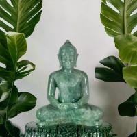ราคา พระหยก แกะสลัก หยกพม่า รูปทรง พระแก้วมรกต หรือ พระแก้วเศียรโล้น เนื้อหยกสวย ขนาดหน้าตัก 3 นิ้ว พร้อมฐานพระแก้ว สูง 7.5 น (1729985896414480957)