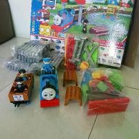 ราคา รถไฟ โทมัส รถไฟการ์ตูน ของเล่นเด็ก พร้อมบล็อคตัวต่อ (1730364941246433795)