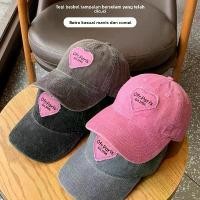 ราคา หมวกเบสบอลสไตล์หวานและเท่ – สีชมพู, ปักลายรูปหัวใจ, ซักแล้ว, ปีกหมวกนุ่ม, ป้องกันรังสียูวี, เหมาะสำหรับผู้ชายและผู้หญิง ไหม พรม แก๊ป แฟชั่น กันหนาว ขน นุ่ม กัน ลม เบสบอล พัดลม โม (1733581601415070818)