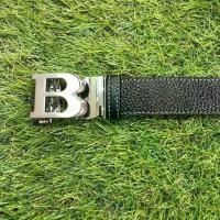 ราคา เข็มขัดผู้ชายหนังแท้ หัวเข็มขัดอัตโนมัติ แฟชั่น ตัวอักษร B เงิน #B01 (1734896411937965127)
