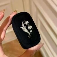 ราคา （HHOT）เข็มกลัดโบราณ สไตล์อ่อนโยน ประณีต ขัดเงา ลายดอกกล้วยไม้โบตั๋น สำหรับผู้หญิง เงิน 925 เข็มกลัดรูปหยดน้ำประดับเพชร ดีไซน์หรูหรา (1734932811399661455)