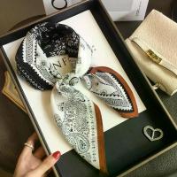 ราคา ผ้าพันคอไหมแท้ 100% สไตล์หรูหราแบบ Old Money ผ้าพันคอทรงสี่เหลี่ยม ผ้าพันคอแฟชั่น ผ้าพันคอไหม ผ้าคลุมไหล่เดินทาง ผ้าคลุมศีรษะผู้หญิง (1735197525008942210)