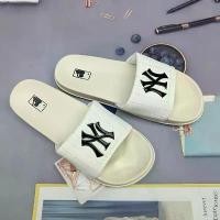 ราคา รองเท้าแตะ Yankees ของ Major League Baseball, รุ่นใหม่ NY MLB รุ่นลิมิเต็ด, สไตล์, กันลื่น, ใช้ได้ทั้งชายและหญิง, เหมาะสำหรับกิจกรรมกลางแจ้ง, คู่รัก, ชายหาด, สายเดี่ยว, ลีกเบสบอลหลัก (1733912225230587