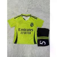 ราคา เสื้อกีฬาสำหรับเด็ก Real Madrid แขนสั้น + กางเกงสกรีน ใหม่เอี่ยม (24-25/2024) แบรนด์ Real Madrid (1732153705490581652)