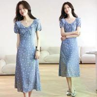 ราคา Real shot of floral dress 2026 new women's fashion with puff sleeves, waist-cinching V-neck denim babydoll dress (1734666767368815638)