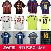 ราคา เสื้อบอลแมนยู เสื้อบอลคอปก เสื้อบอลย้อนยุค ขายส่งชุดฟุตบอลย้อนยุคคลาสสิก Serie A AC Milan และ Juventus (Kaka) แขนสั้น สำหรับสนามเหย้าและสนามเยือน รับสั่งซื้อแบบดรอปชิป (1735025702480675846)