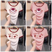 ราคา ชมพู ขาว เสื้อยืดหญิง เสื้อเชิ้ตแขนสั้นหญิง ยุคใหม่ พิมพ์ลายดอกไม้สวยๆ S - 2XL เสื้อยืด สไตล์อเมริกัน ลายพิมพ์แฟชั่นดีไซน์ (1731794234909821718)