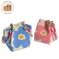 ราคา กระเป๋าไหมพรม (ผ้าหนา) จากไทย ทรงถัง สายเชือก สีสดใสน่ารัก ขนาดกลาง ดูของได้เยอะ (1731850548091587513)