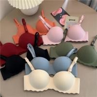 ราคา M01 เสื้อชั้นในดันทรง 2in1 บราเกาะอก ปั้มทรงสวย ถอดสายได้ ไร้ขอบ ไร้โครง ฟองหนา 1.8 ซม Clothing Lady Women ผู้หญิง เสื้อในสาวอวบ ฟองน้ำ ยกทรง (1730542104621517093)