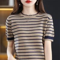 ราคา เสื้อยืดไหมพรม ผ้านิ่มใส่สบาย แขนสั้น ลายทาง ทรงเกาหลี (1729564885267548278)